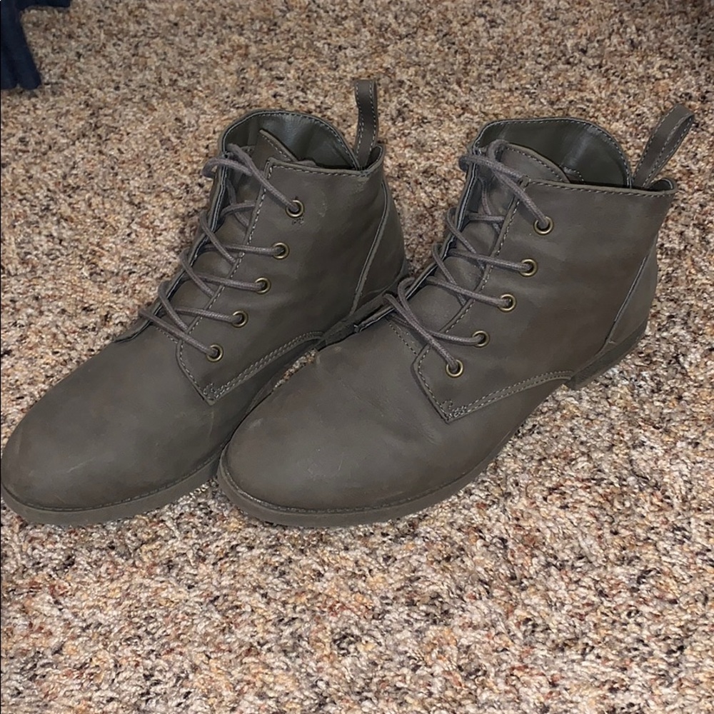 American Eagle Women’s Booties